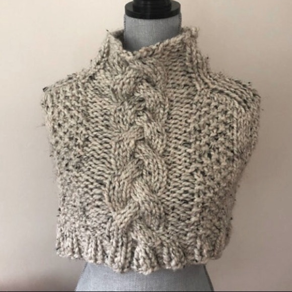 Bohemian Chunky Knit Poncho Tweedy Oatmeal Wool Blend Capelet Aran Braided Cable - Picture 7 of 9